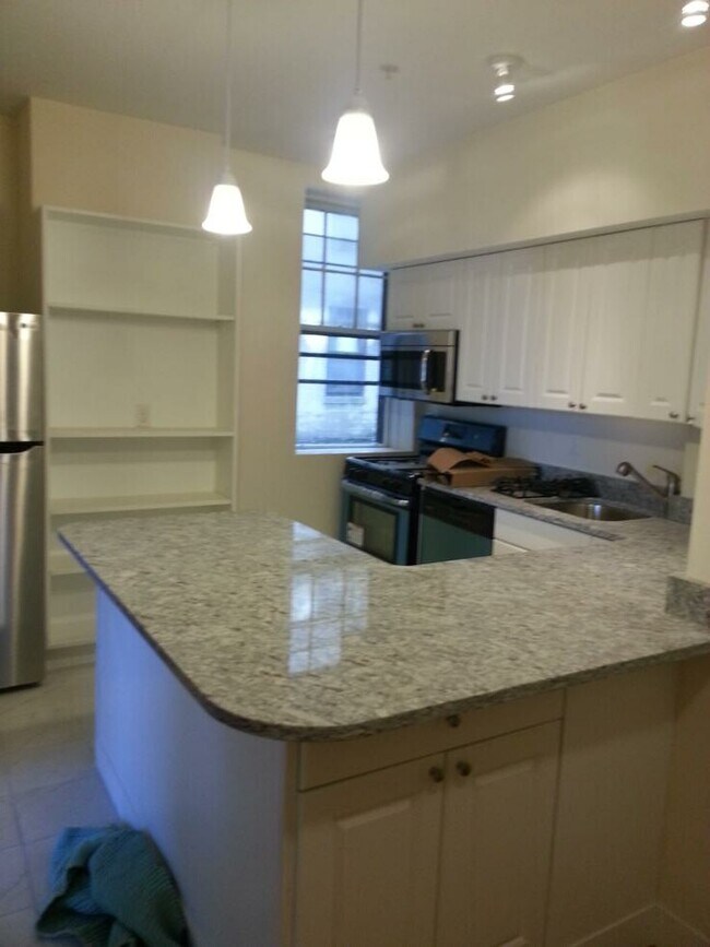 Photo - 2001 Commonwealth Ave Unidad 5