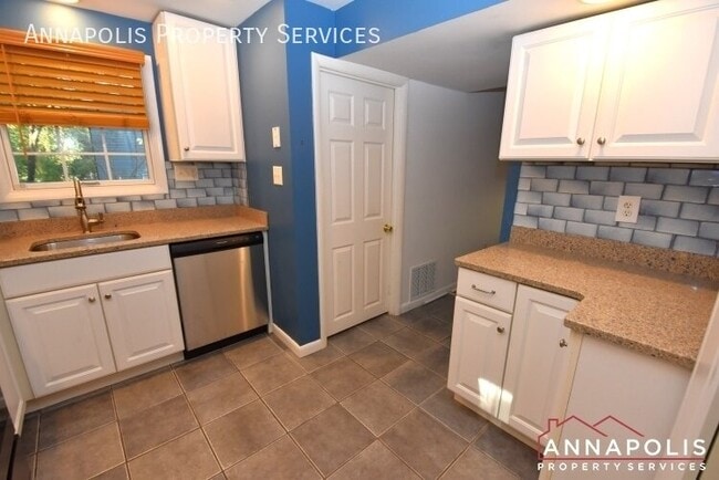 Photo - 1303 Old Pine Ct