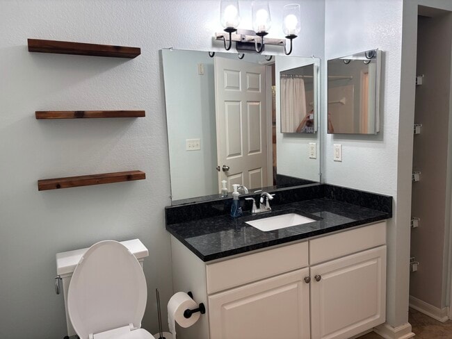 Building Photo - 60 Fenwick Hall Allee Rental