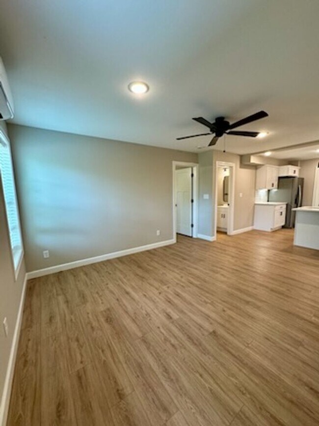 Photo - 7719-MF2-E4 Unidad B