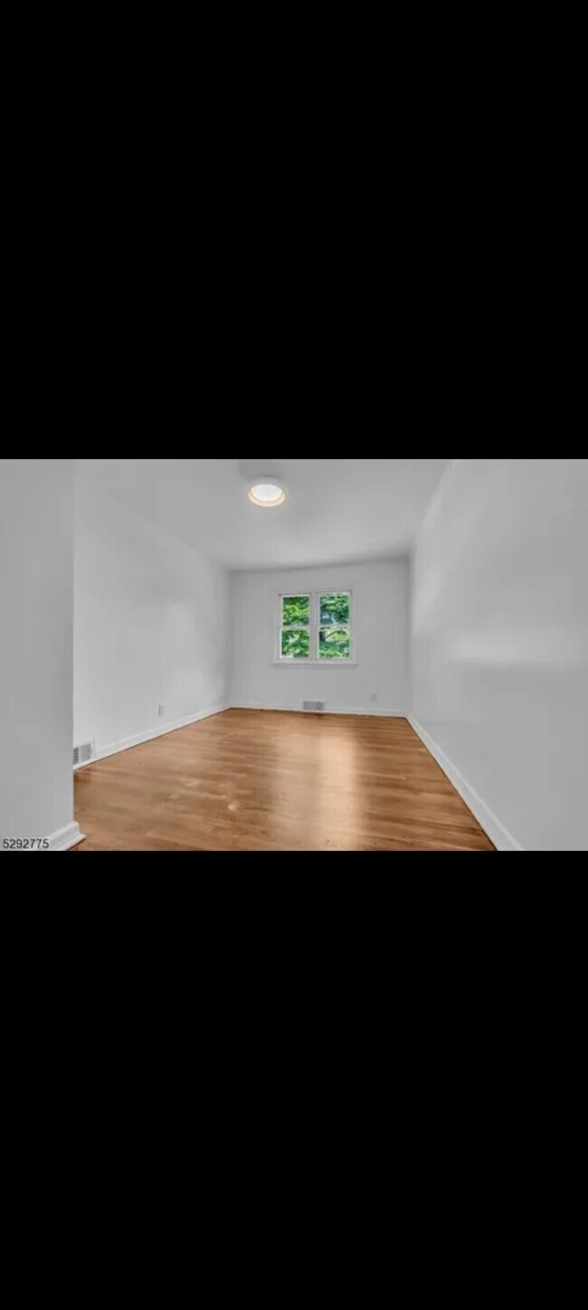 Photo - 178 Tuxedo Pky