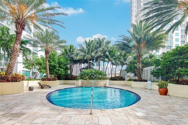 Photo - 253 NE 2nd St Unidad 217