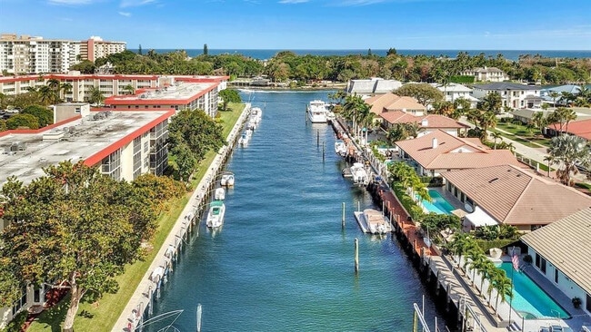 Building Photo - 3000 NE 48th Ct Unit 101