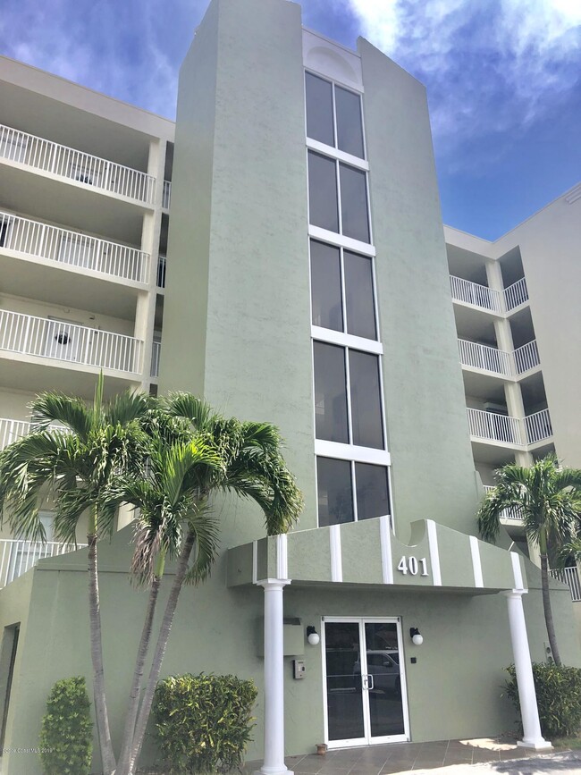 Building Photo - 401 Jimmy Buffett Mem Hwy Unit 142