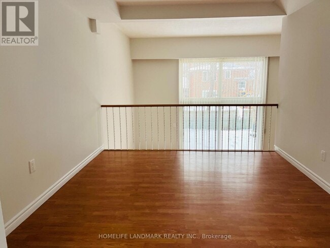 Photo - 256 Sprucewood Ct