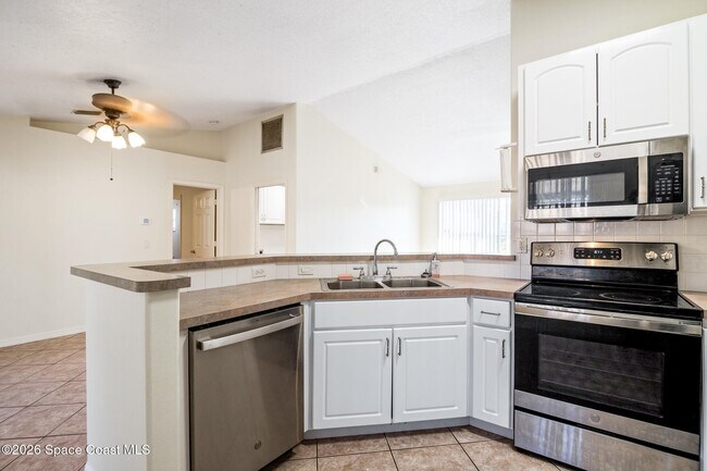 Photo - 314 Comet Ave SE