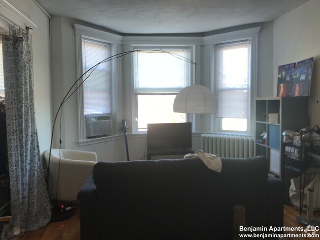 Building Photo - 1314 Commonwealth Ave Unit 33 Rental