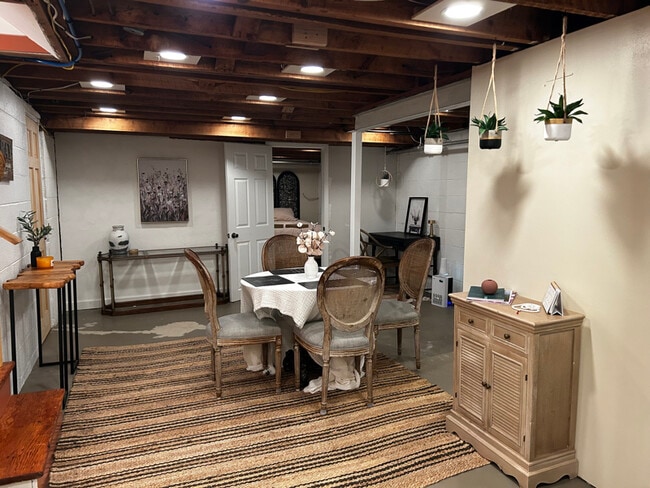 Photo - 10166 Glebe Rd