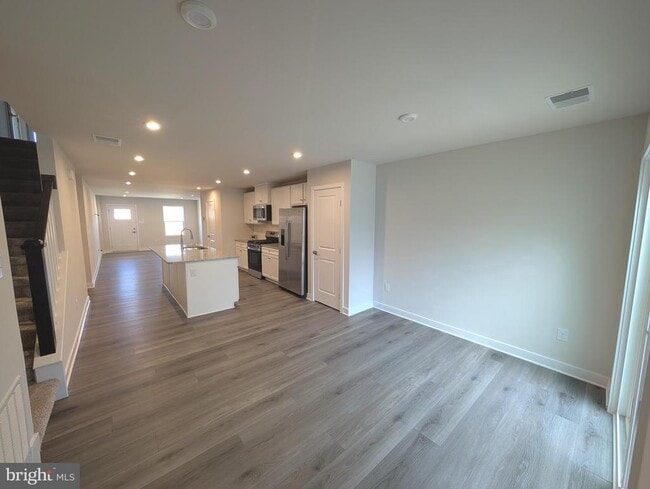 Photo - 114 RED LION Ct