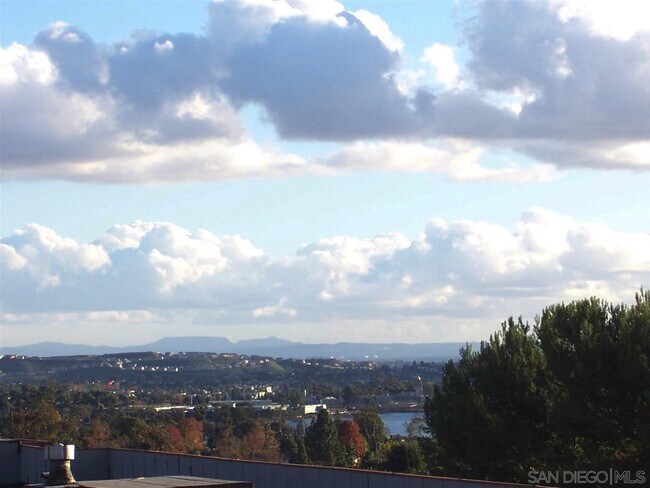 Photo - 6930 Hyde Park Dr Unidad 315