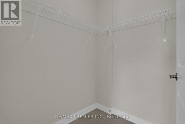 Photo - 28 Downriver Dr