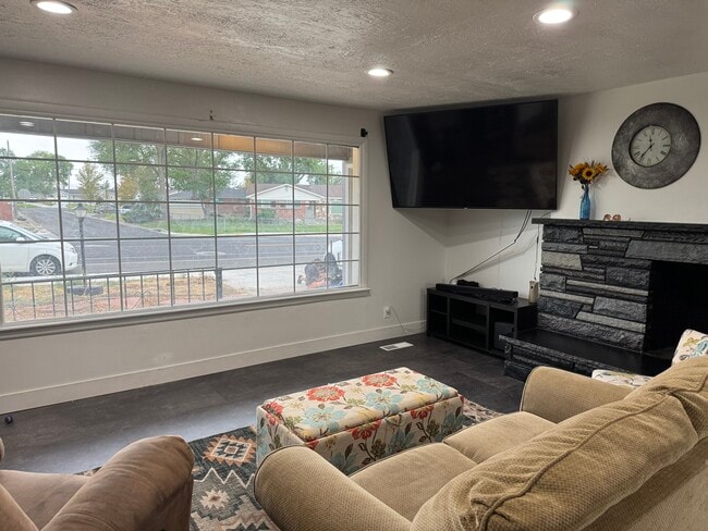 Photo - 883 E Sego Lily Dr Unit Room 1