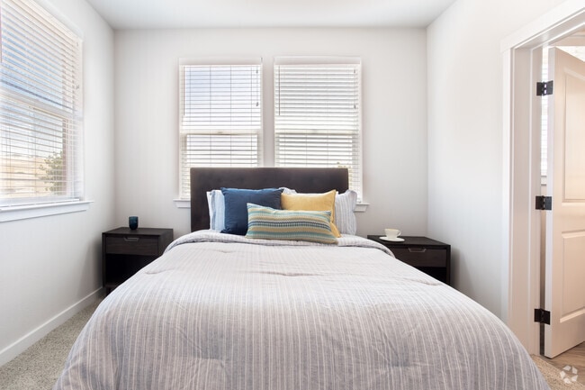 2BR, 2.5BA - Plan J