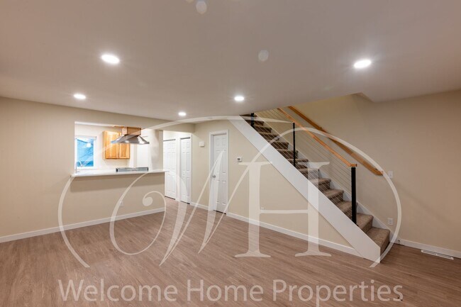 Photo - Spacious 2 bedroom duplex with attached garage Unidad 623 Whitman