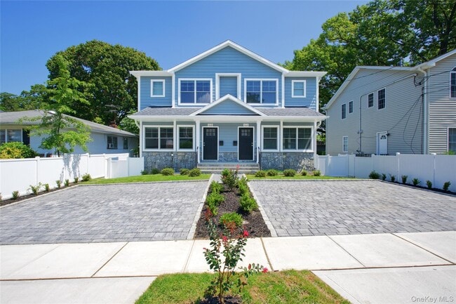 Building Photo - 42 Linwood Rd N