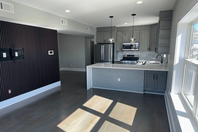 Photo - 76 Corbin Ave Unit # 4