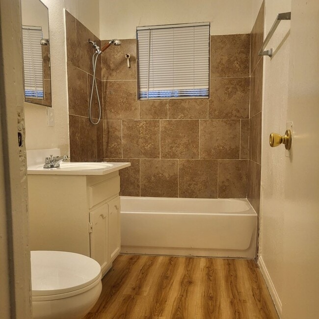 2315 W Compton Blvd Unit B - 2315 W. Compton Blvd