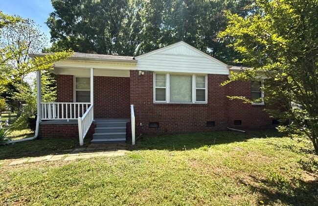 Building Photo - 3-bedroom, 1-bath Brick Home