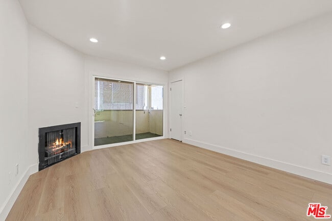 Photo - 635 Westmount Dr Unit 2