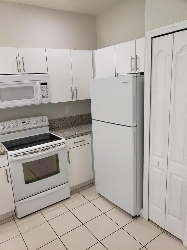 Photo - 1666 SE 27th Ct Unidad 103