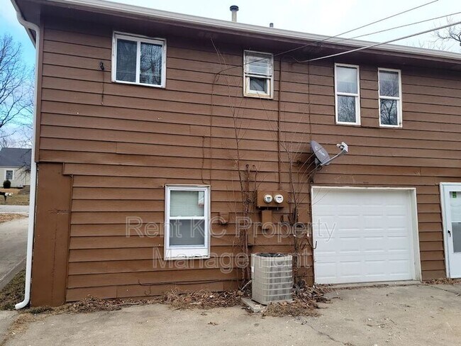 Photo - 5707 NE 51st St