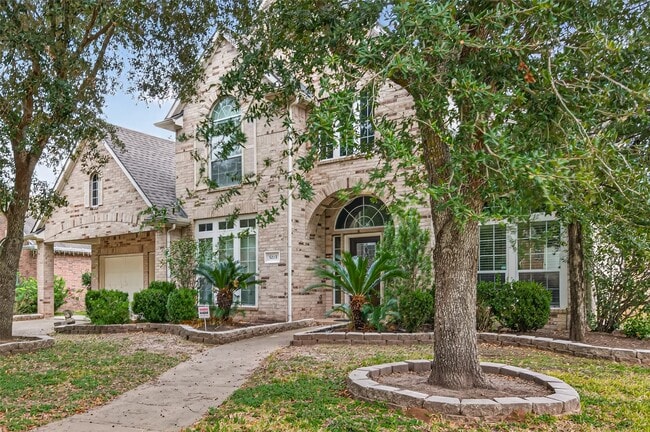 Photo - 5215 Field Briar Ln