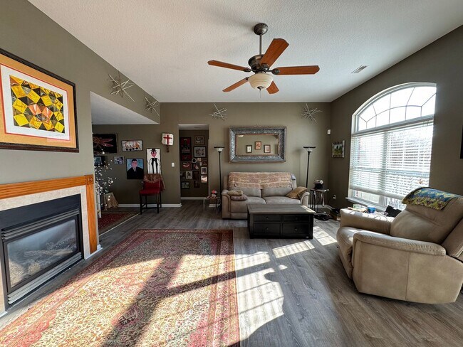 Photo - 3 Bedroom Home Furnished or unfurnished available