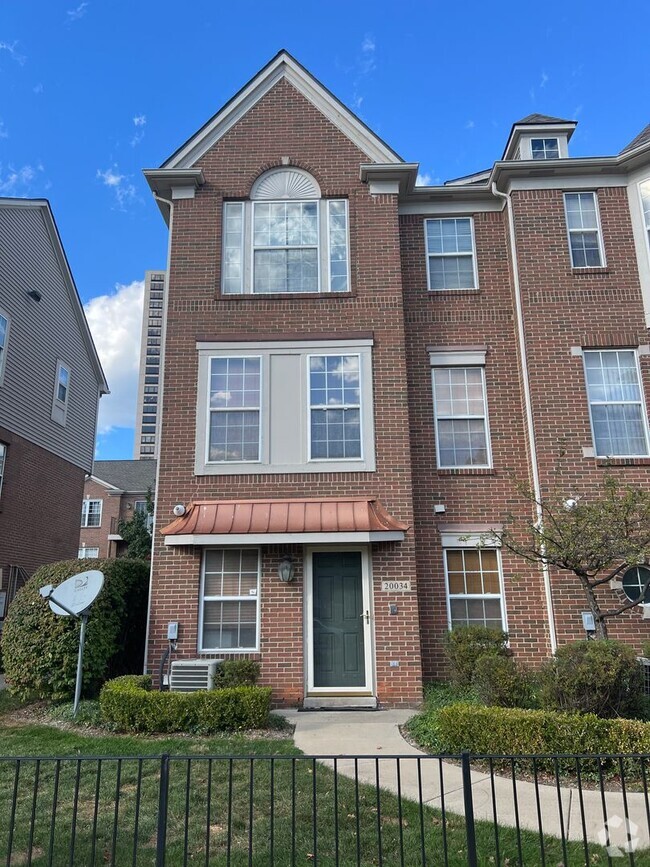 Building Photo - Beautiful Southfield Condo