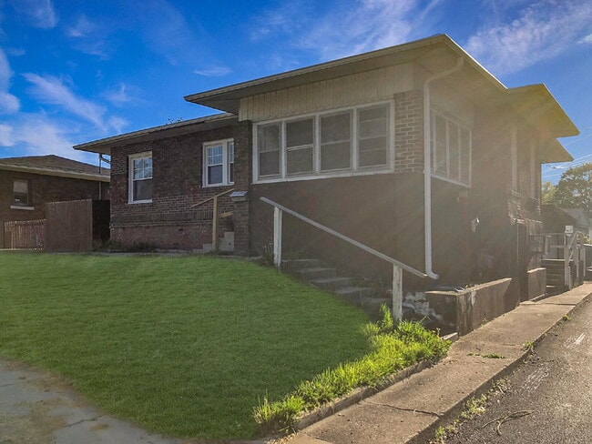 Building Photo - "Charming 3-Bed Home in Springfield with Spacious 1245 Sq Ft Layout!"