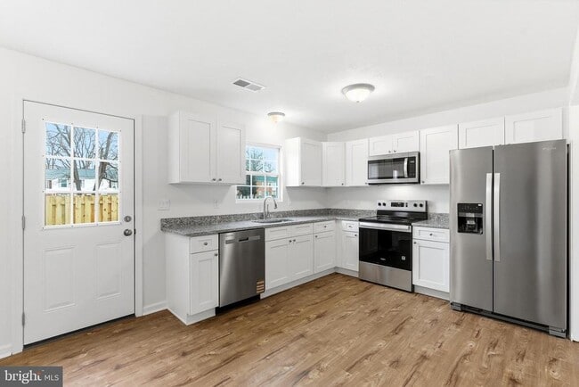 Photo - 233 Nottoway Dr