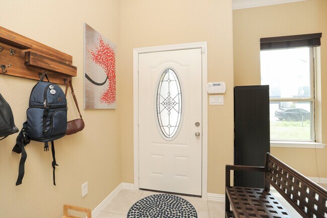 Photo - 6615 Goldspier St