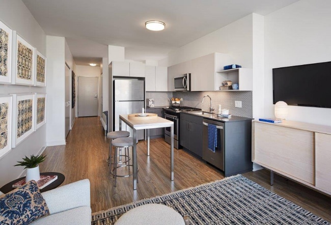 Building Photo - 801 S Wells St Rental