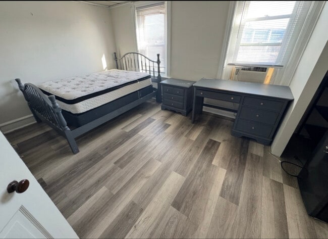 Building Photo - 46 Montgomery Ave