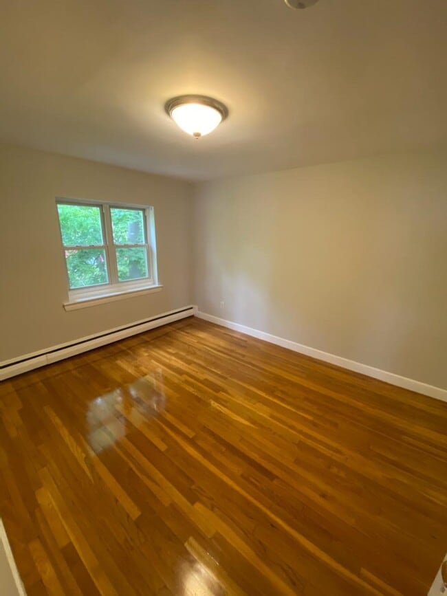 Photo - 77 Chiswick Rd