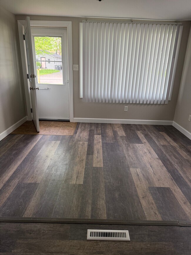 Photo - 2793 Bryant St