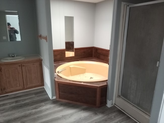 Photo - 2500 Mann Rd