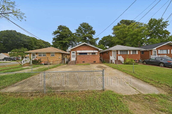 430 Greenbriar Ave
