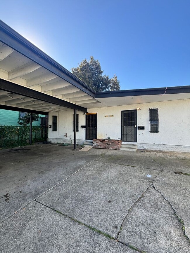 Building Photo - Florida St Unit 1121A