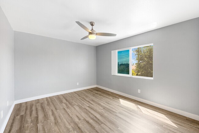 Photo - 1539 Pumalo St E