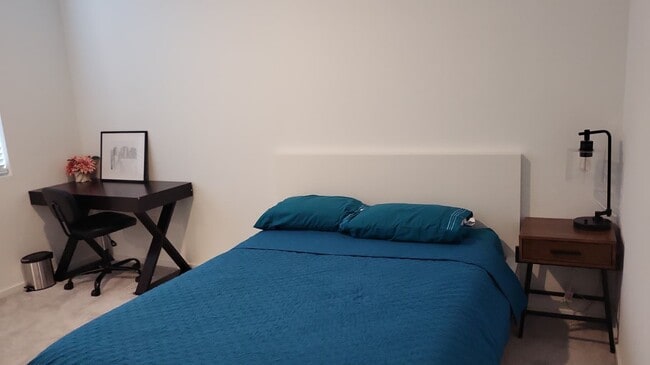 Photo - 6827 Dutch Iris Dr Unit A