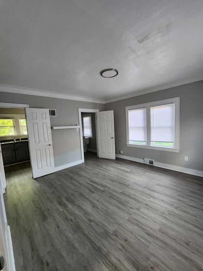 Photo - Large Glen Park Home! Original Hardwood Fl...