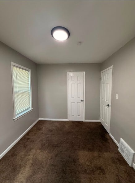 Photo - 19307 Lindsay St