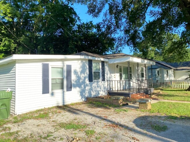 Photo - 2207 4th St SW House