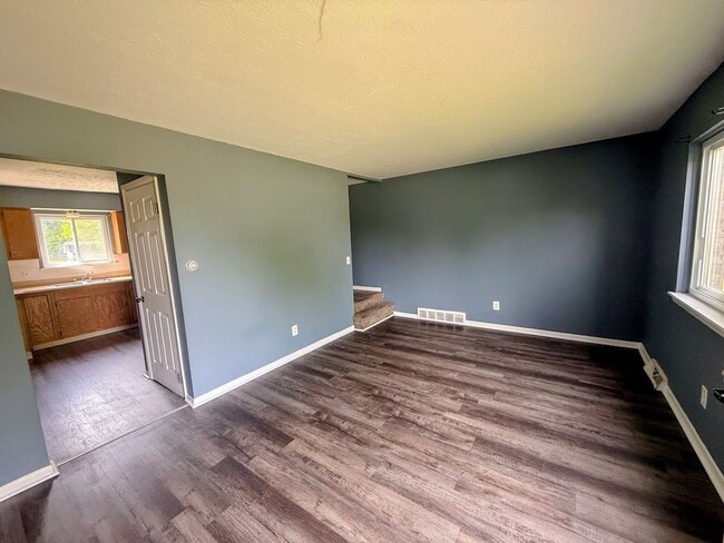Photo - 3009 Coventry Blvd NE