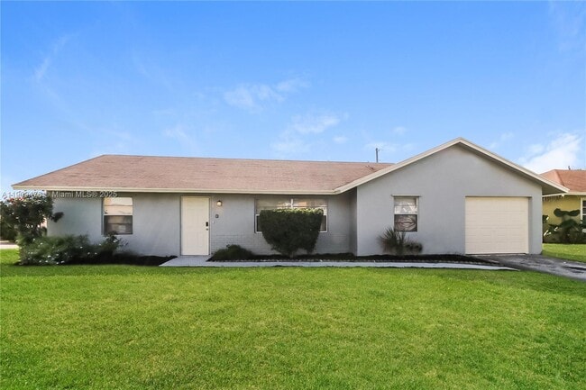 Building Photo - 2152 NE 1st Ct