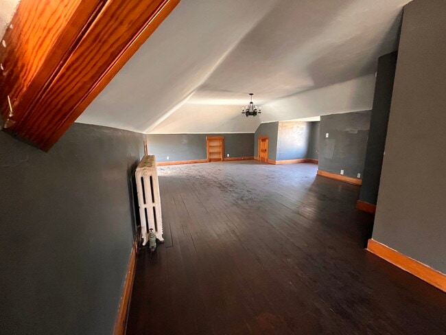 Building Photo - 512 E Sherman Ave Unit 4