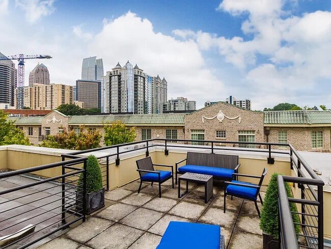 266 11th St NE Unit 207
