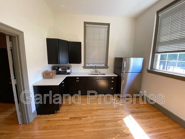 Photo - 821 Salem Ave SW