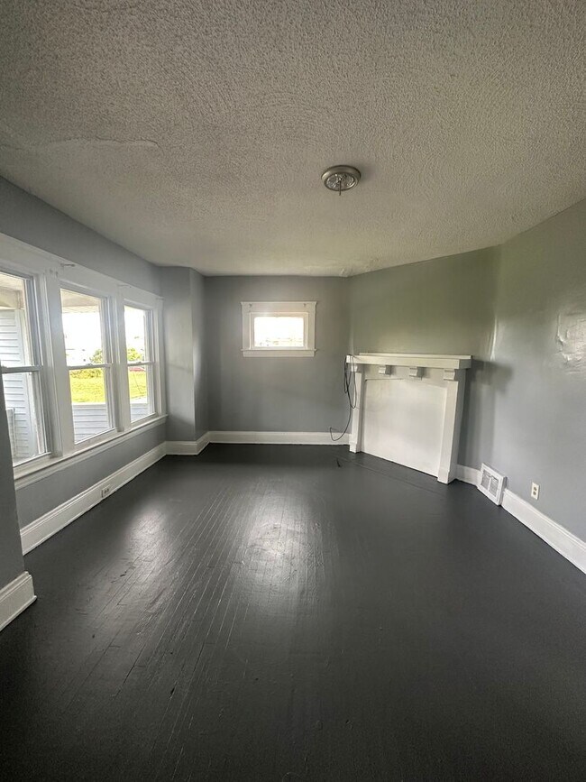 Photo - 11414 Fairport Ave Unit UP