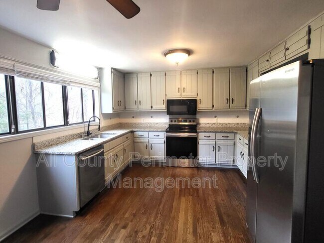 Photo - 2571 Rocky Springs Dr NE